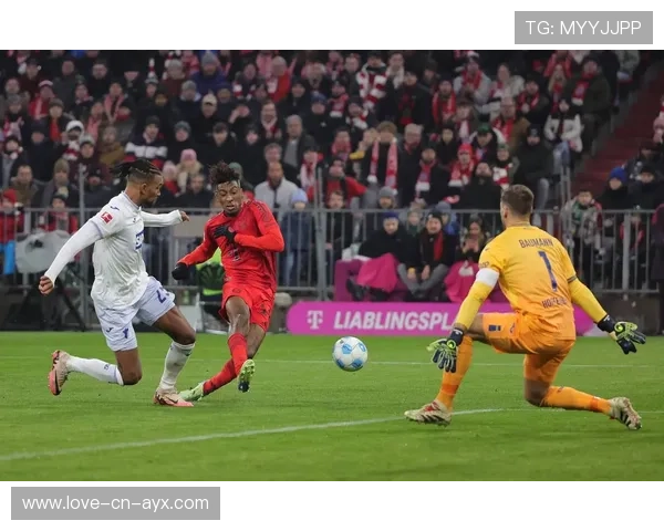 德甲拜仁中场短传流畅,攻势不断呈现的战术解码