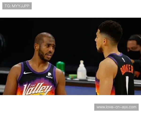 布克高速突破接连命中,凤凰城打出攻势