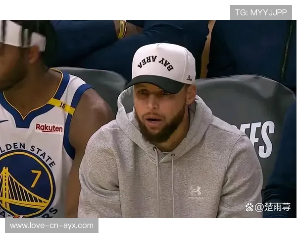 库里三分雨下不停,勇士主场气势如虹 库里三分雨下不停,勇士主场气势如虹