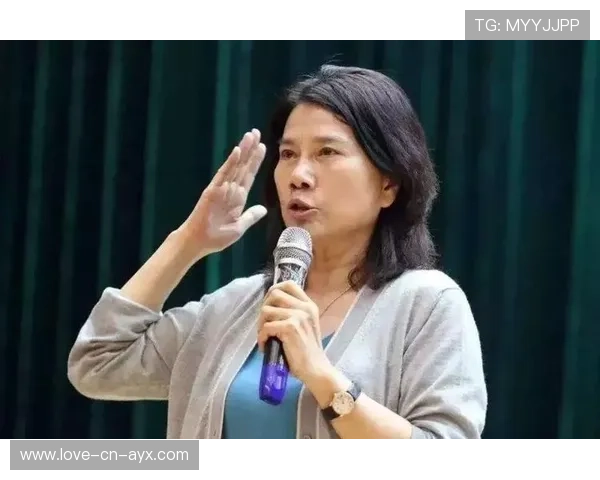 世界冠军直播翻车被妈妈催洗澡——电竞奇才的温馨日常