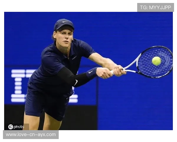 辛纳一盘未失强势晋级