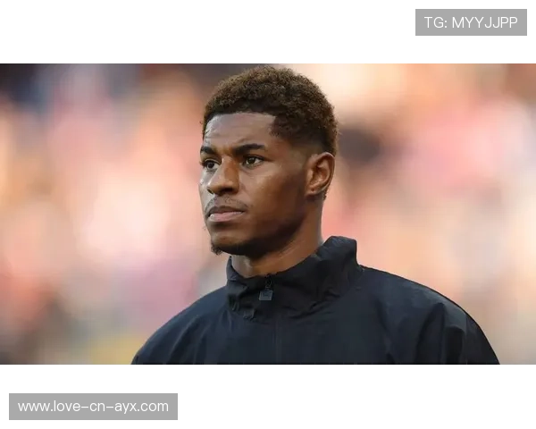 曼联中场串联助攻，拉什福德推射轻松见分晓