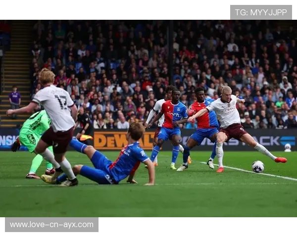 曼城中路配合流畅，德布劳内妙传助攻入球